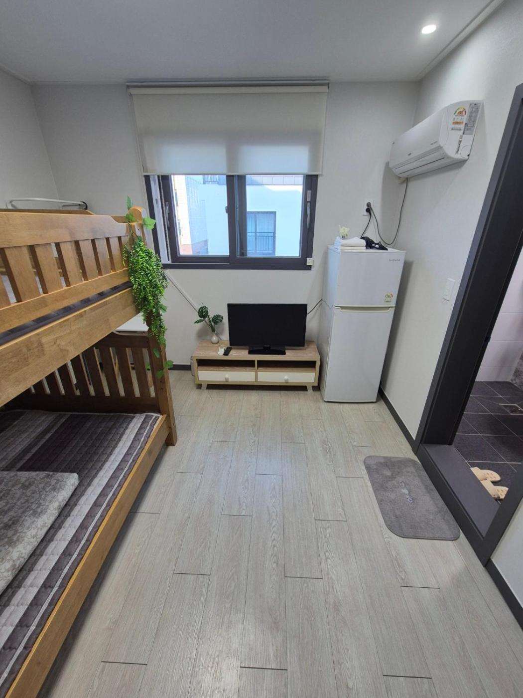 招待所 Yolo House *